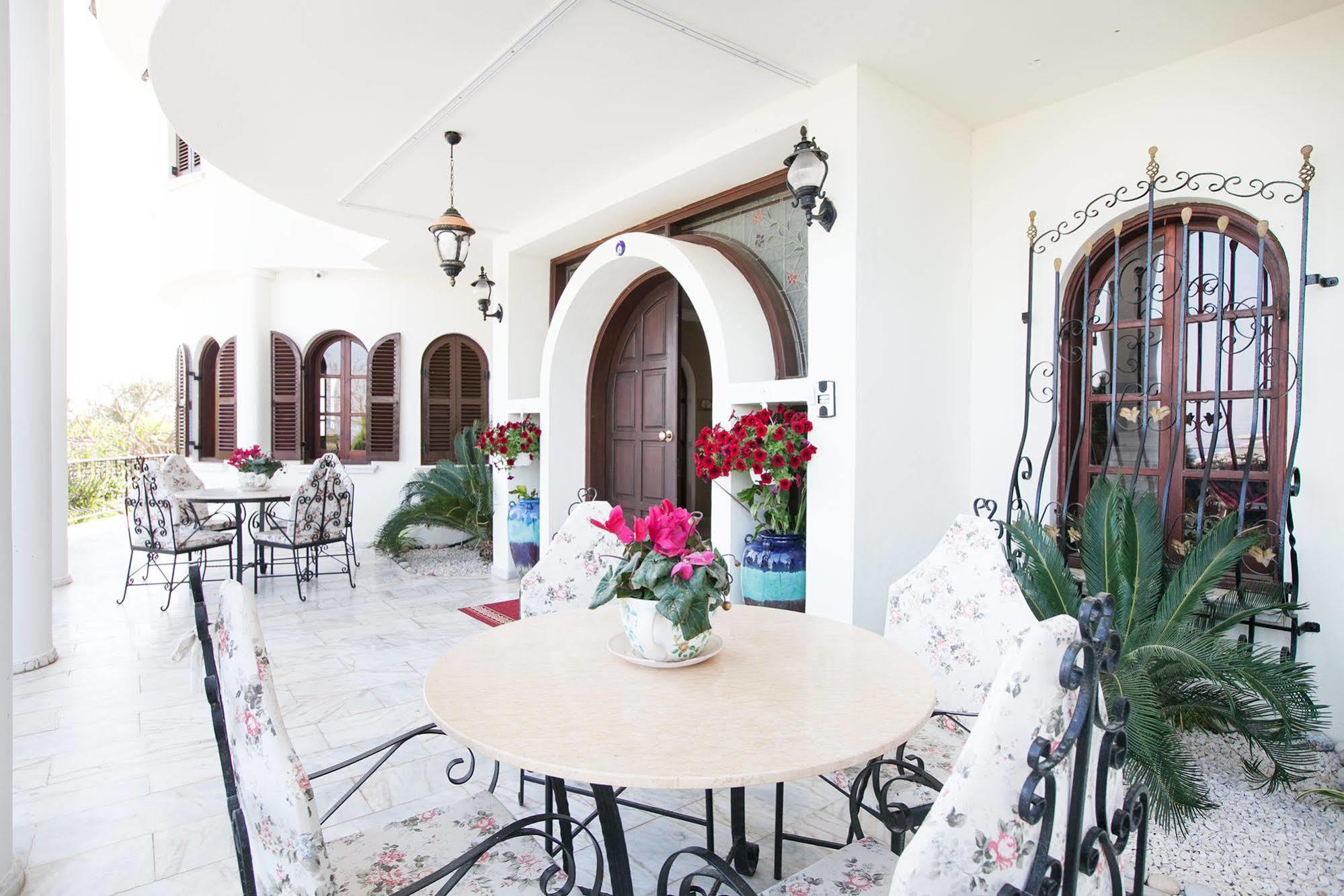 Meryem'S Hotel Agios Epiktitos Exterior photo